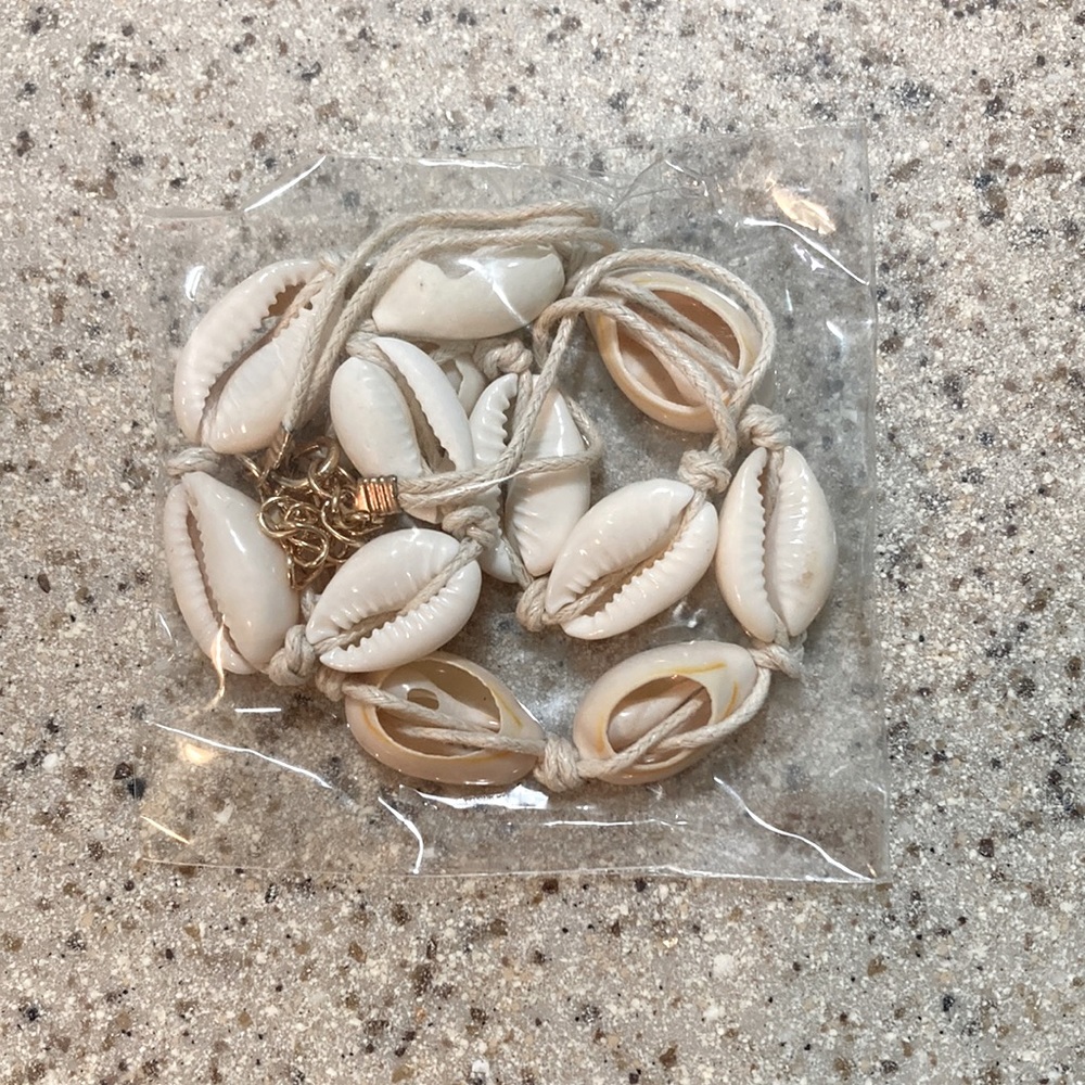 shell necklace